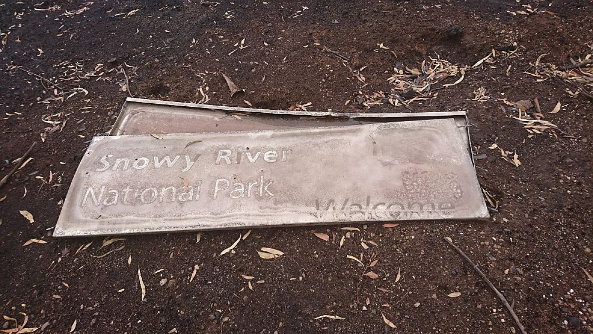 Buchan Nowa Nowa bushfire Snowy River National Park road signs damaged and on ground 